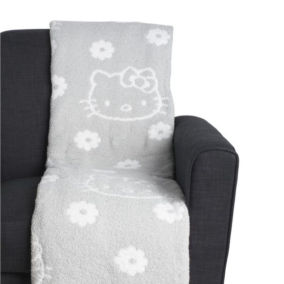 Hello kitty feather yard knit throw - Picture 3 of 5